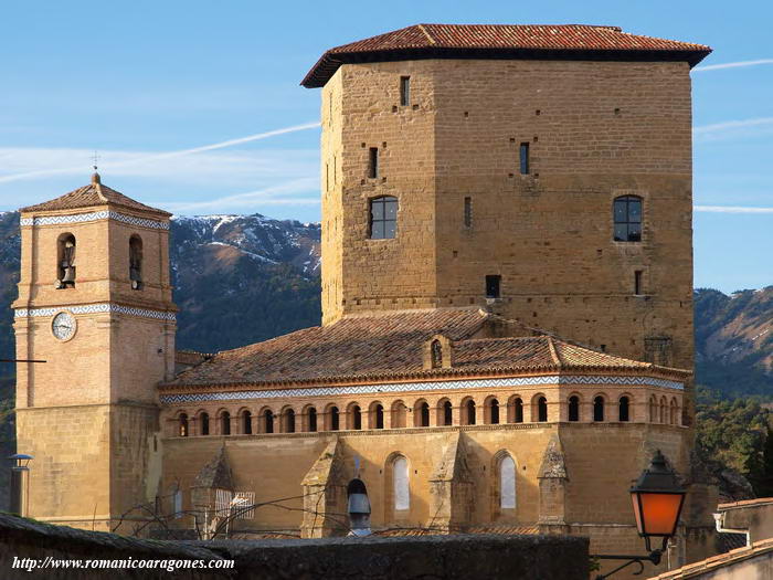 VISTA GENERAL DE IGLESIA Y CASTILLO DE BIEL